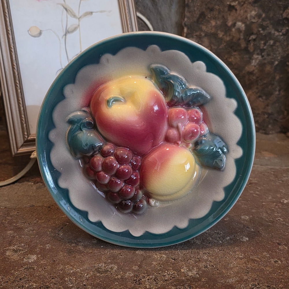 Royal Copley Ceramic Wall Pocket Vase Fruit Harvest Apple Grapes MCM Cottagecore